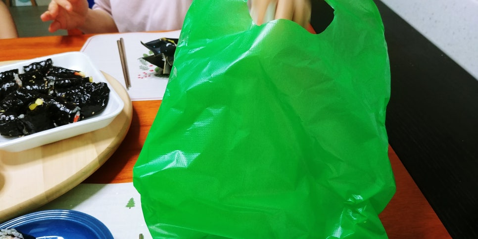 몬스터꼬맹이김밥 이미지