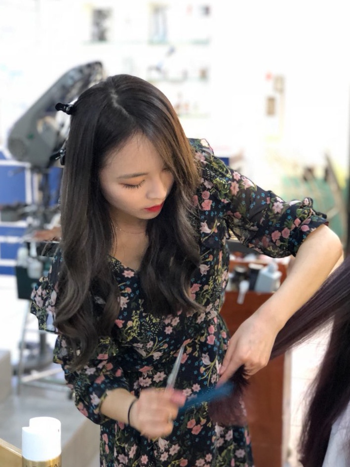 찌니살롱 이미지