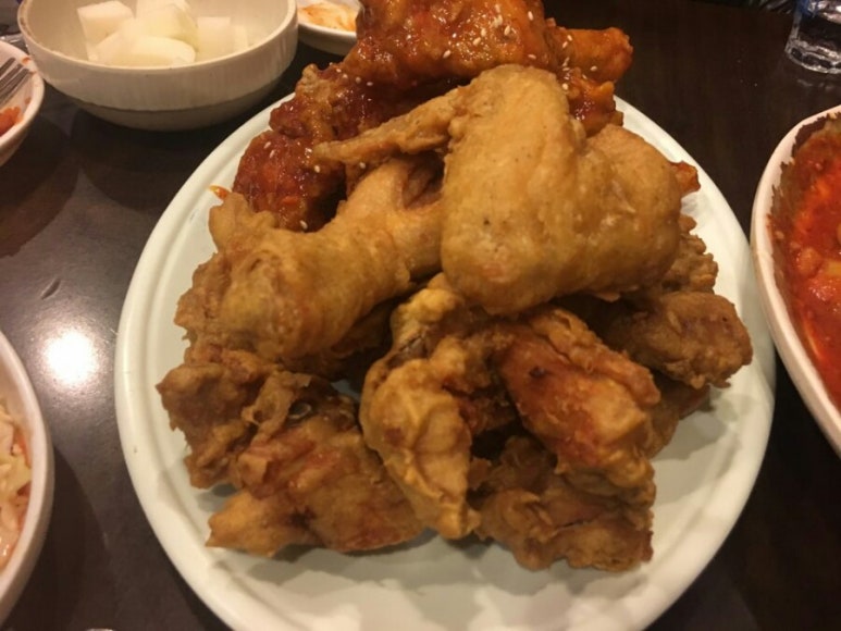 멕코이치킨 이미지