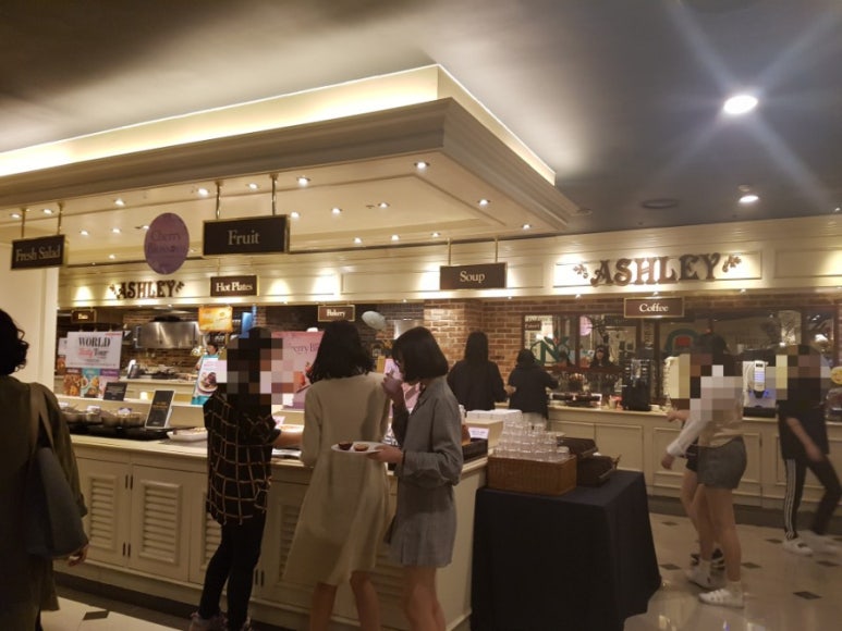 W(월드)투어 이미지