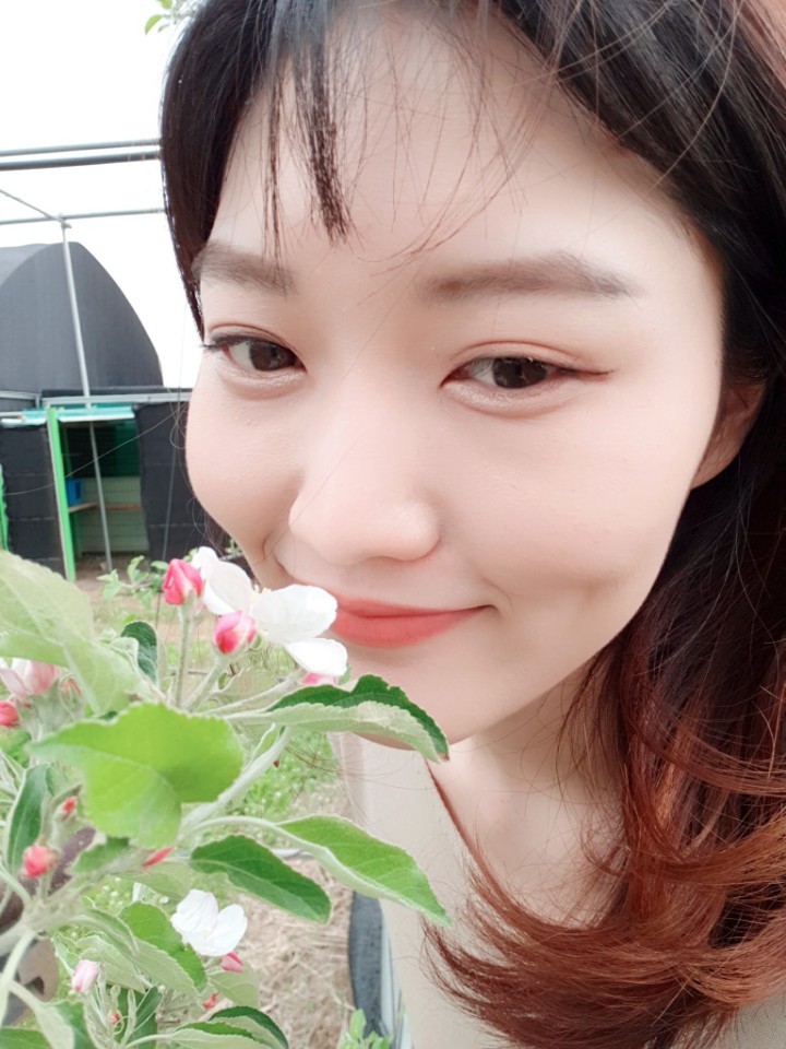 사과꽃피는집 이미지