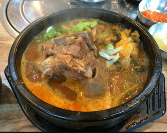 장터뼈다귀 이미지