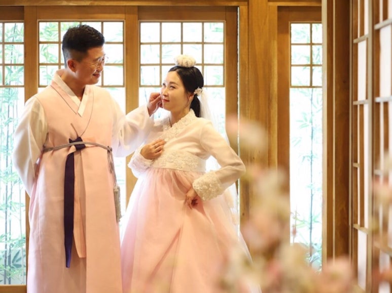 윤빛스튜디오 이미지
