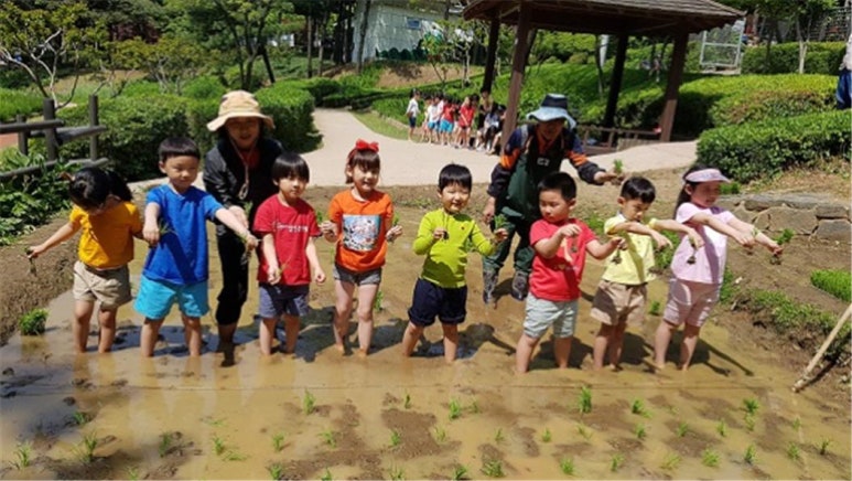 꼬마식탁 이미지