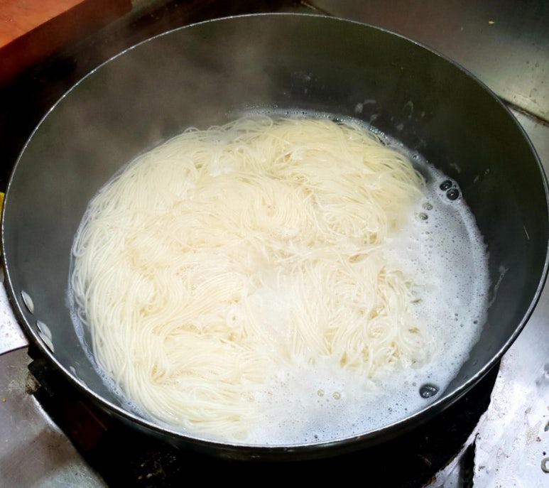 윤정김밥 이미지
