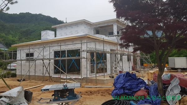 독일시스템창호 예산 간양리 목구조 건물 창호시공 1