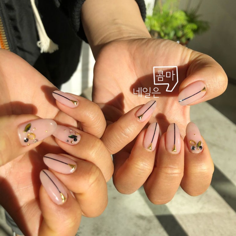 네일콤마 이미지