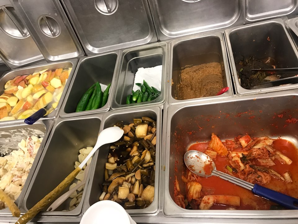 꺼먹돼지 이미지