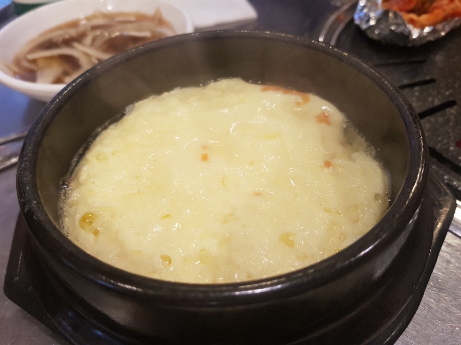 꿀꿀뒷고기 이미지