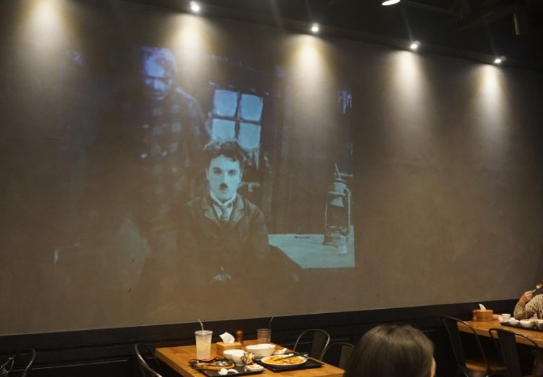 채플린돈까스 이미지