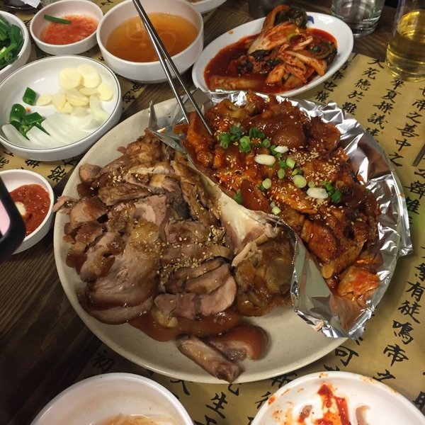 상무한방왕족발 이미지