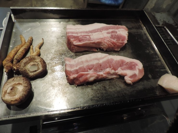 홍구삼겹 이미지