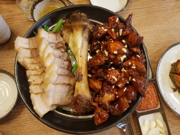 삼대왕족발 이미지