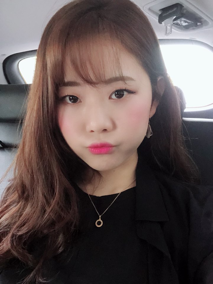 가위잡는다현 이미지
