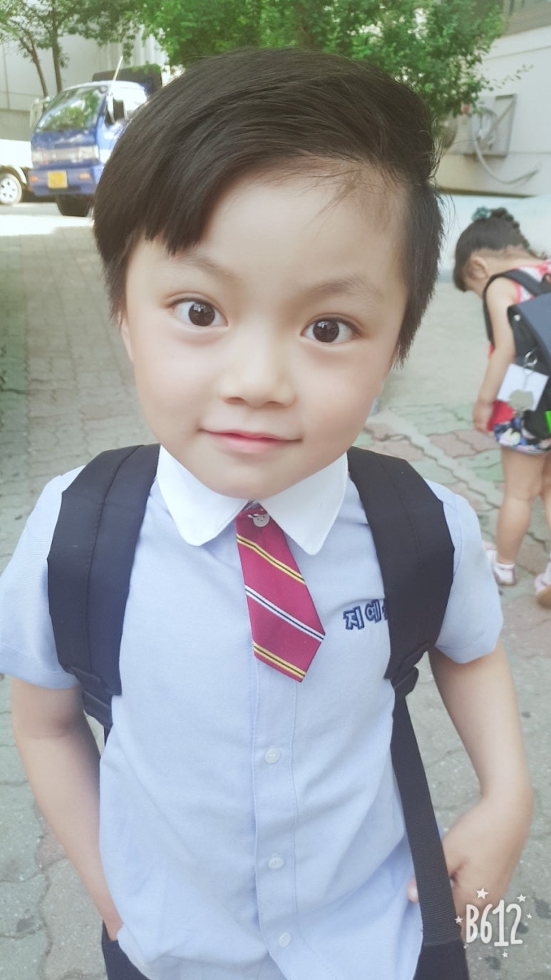 윤브로 이미지