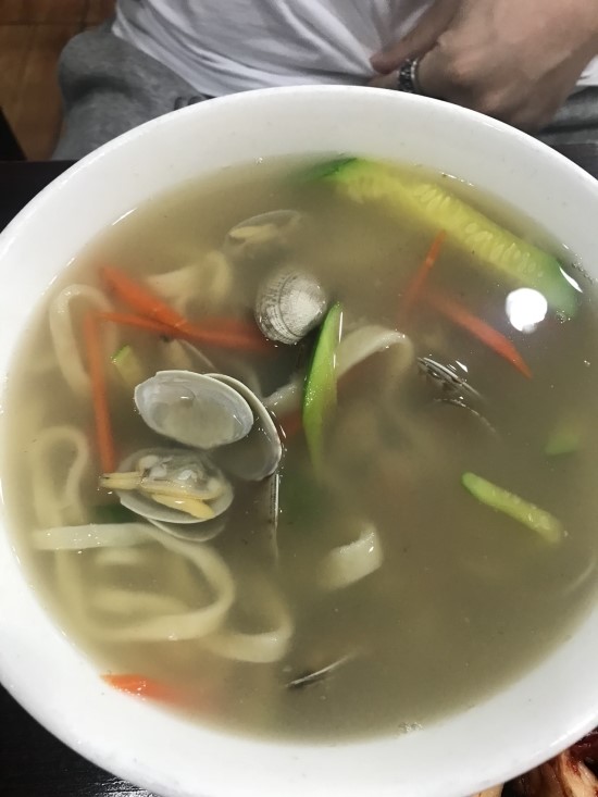 얼큰수제비해물칼국수 이미지