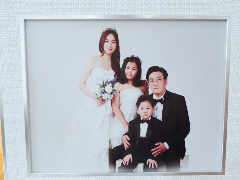 지예스샬롱 이미지