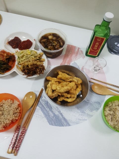 알맹치킨 이미지