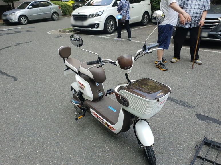 화이트자전거 이미지