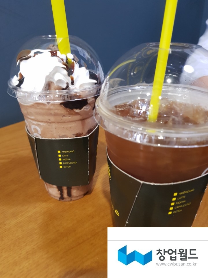 컴포즈커피좌동점 이미지