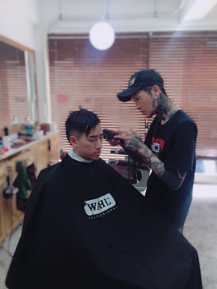 평화이발관 이미지