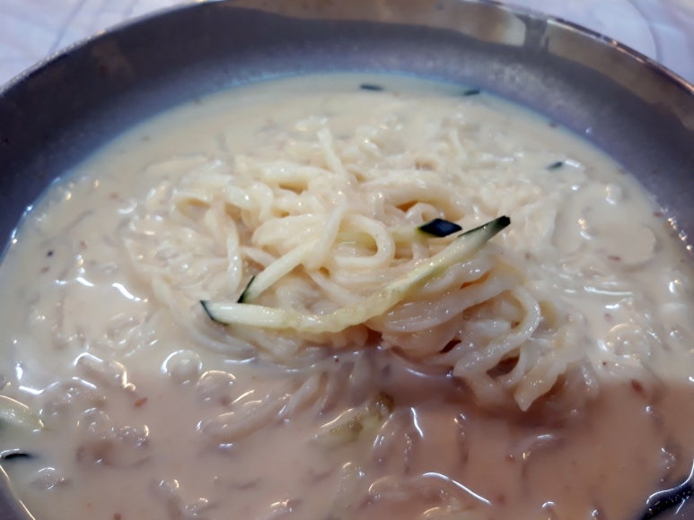 모이세칼국수 이미지