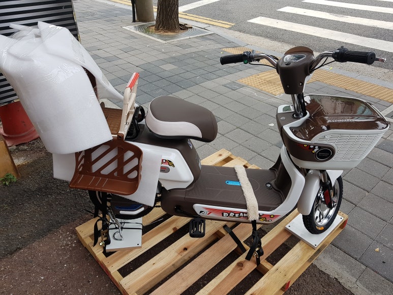 화이트자전거 이미지