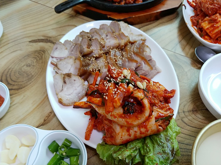 돌다리보쌈칼국수 이미지