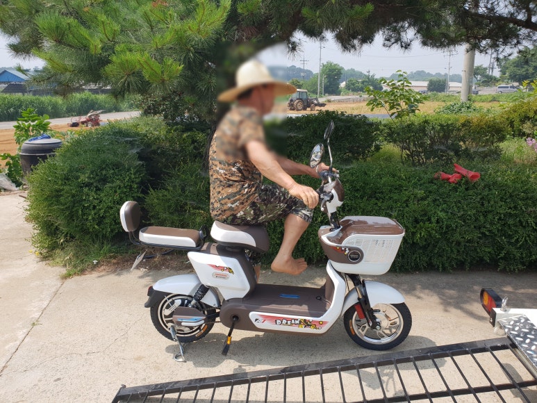 화이트자전거 이미지