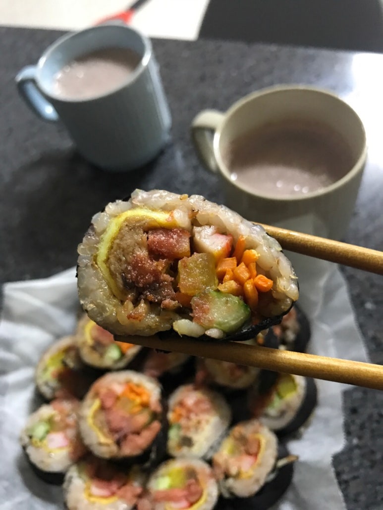 샤르르김밥 이미지