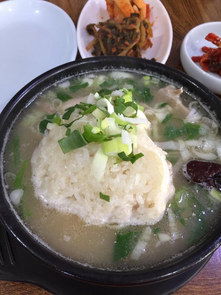 청수한방횡계백숙 이미지