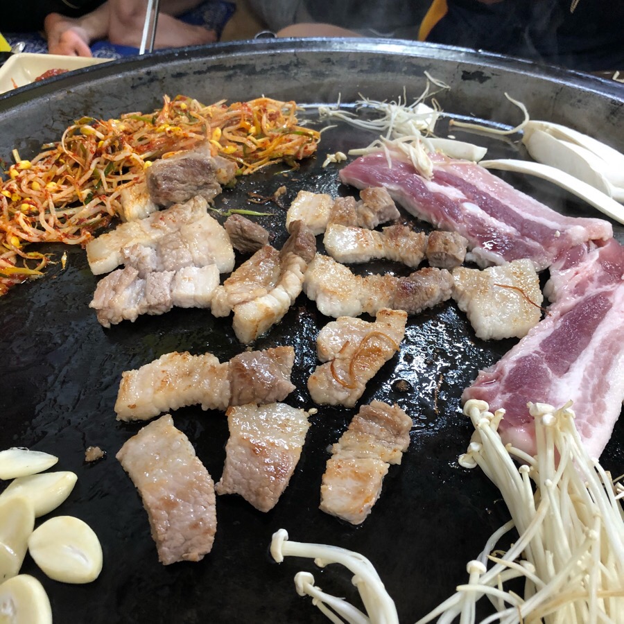 돼지꿈꾸던날 이미지