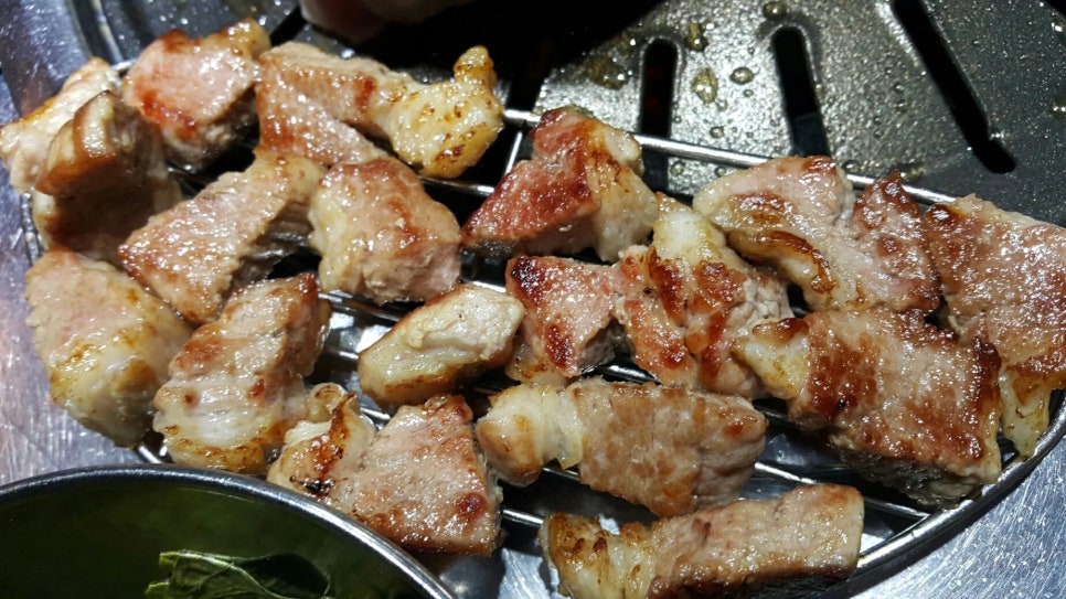 두툼한고깃집 이미지