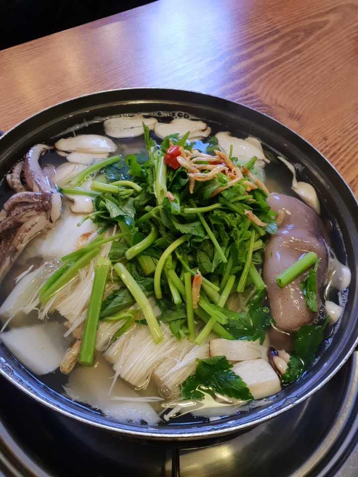 신촌손칼국수 이미지