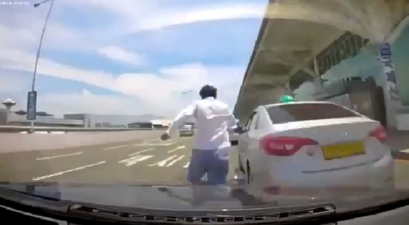 김해공항 앞 이미지
