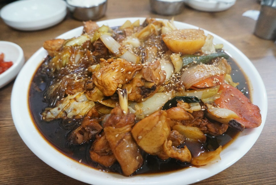 와룡찜닭 이미지