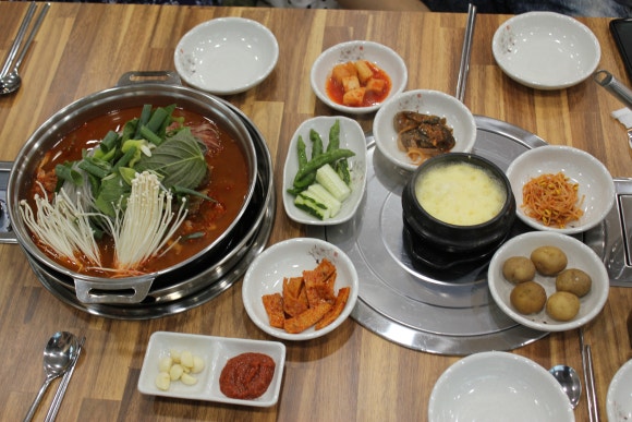 미소감자탕생삼겹김치 이미지