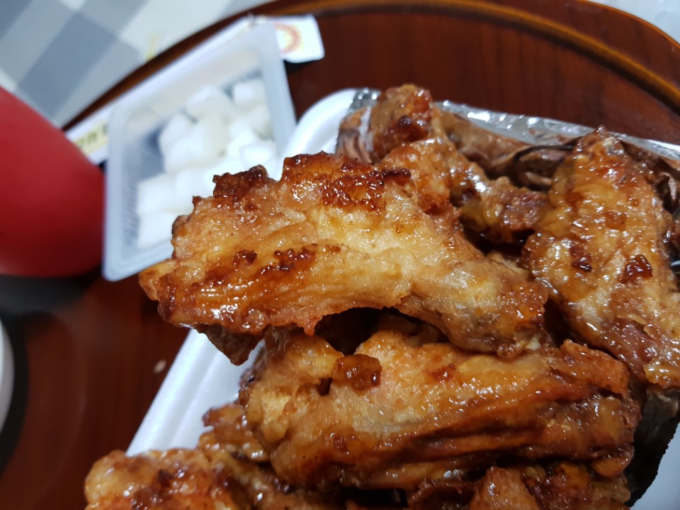 하이부로치킨 이미지