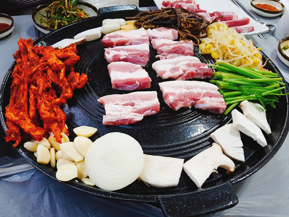 더덕솥뚜껑삼겹살 율량점 이미지