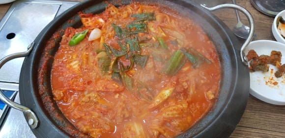 투덜이 생선구이 이미지