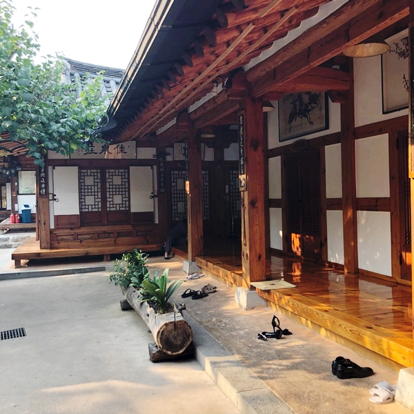 복실이 한정식 이미지