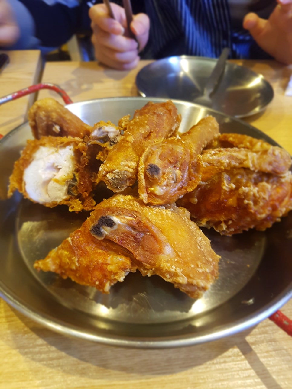 칠구통닭 이미지