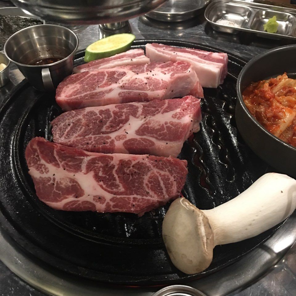 눈꽃돼지 이미지