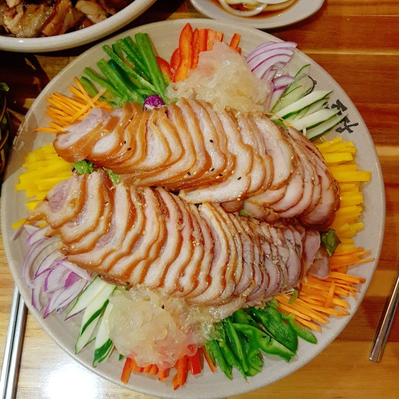 한입족발 이미지