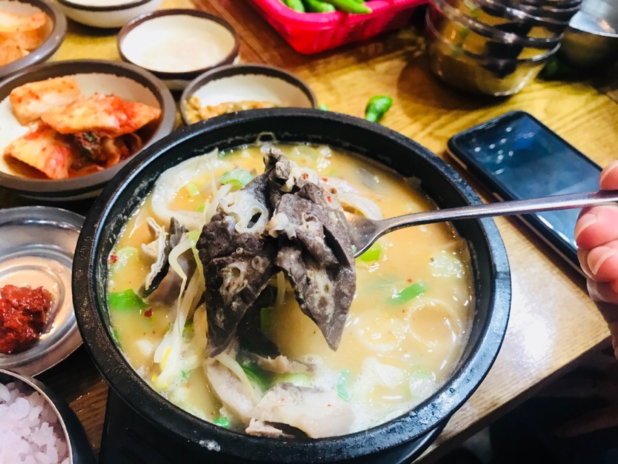 푸짐한순대국 이미지