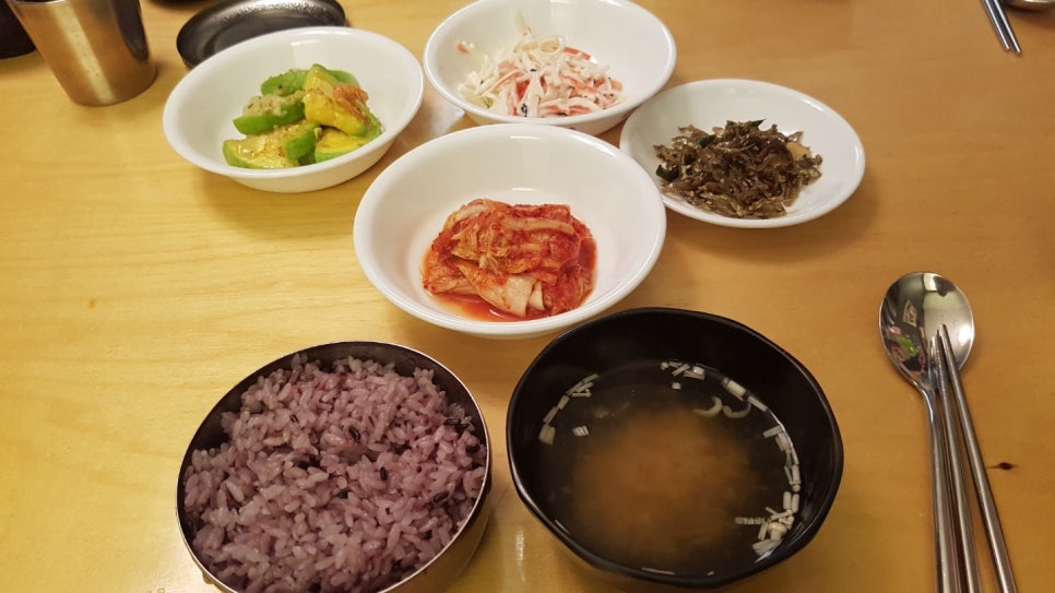 맑은 바닷가 이미지