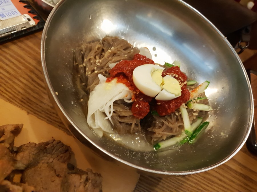 육쌈냉면 이미지