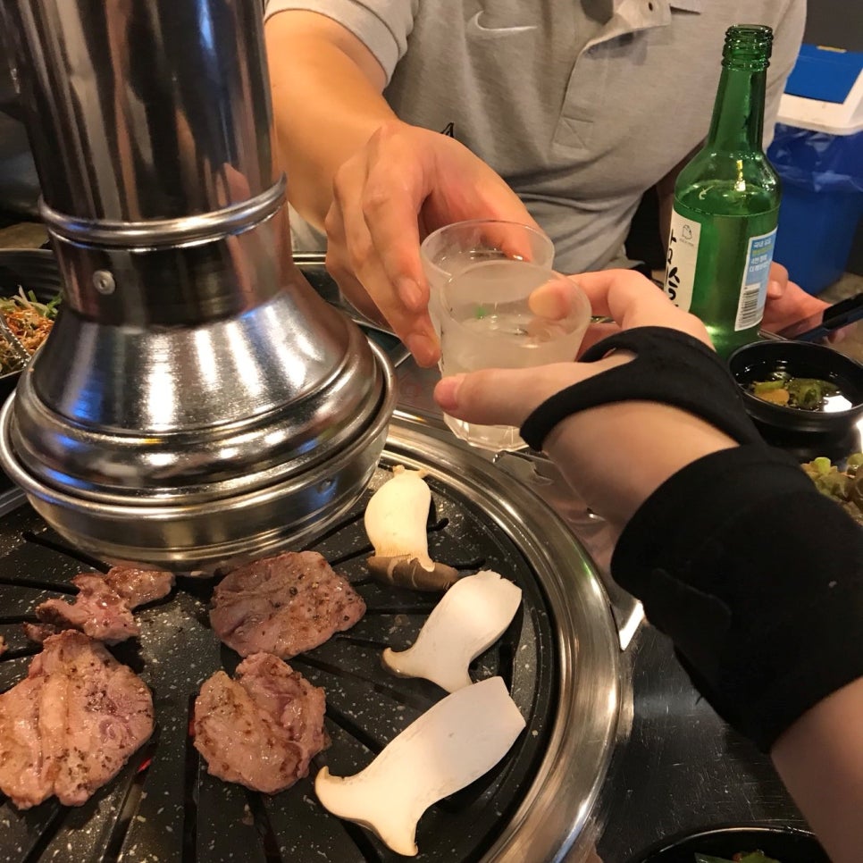 청춘뒷고기 이미지