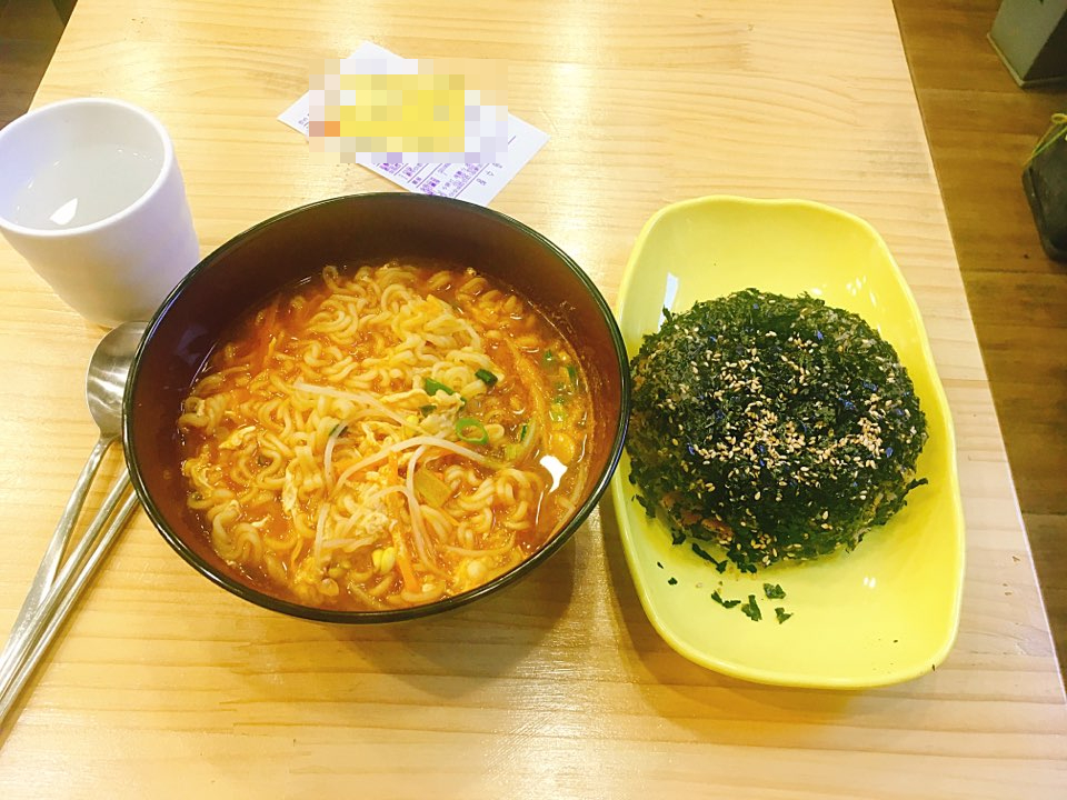 왕순이 주먹밥 김밥 이미지