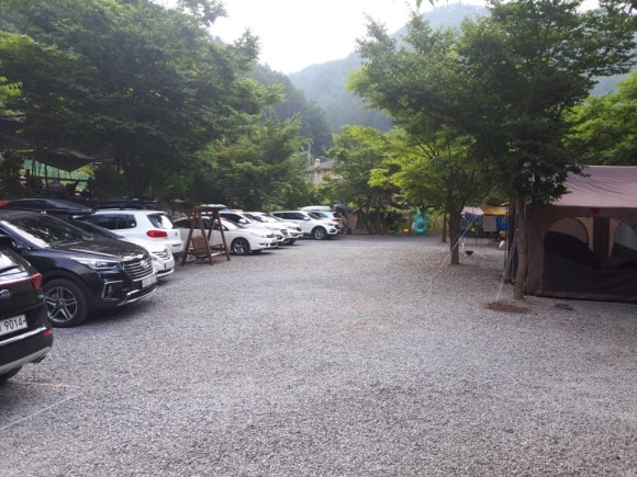 휴가를 부탁해 캠핑장 이미지